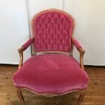 Aufgearbeiteter Stuhl nachher