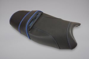 Motorrad Sitzbank neuer Bezug Leder schwarz mit blauen Details