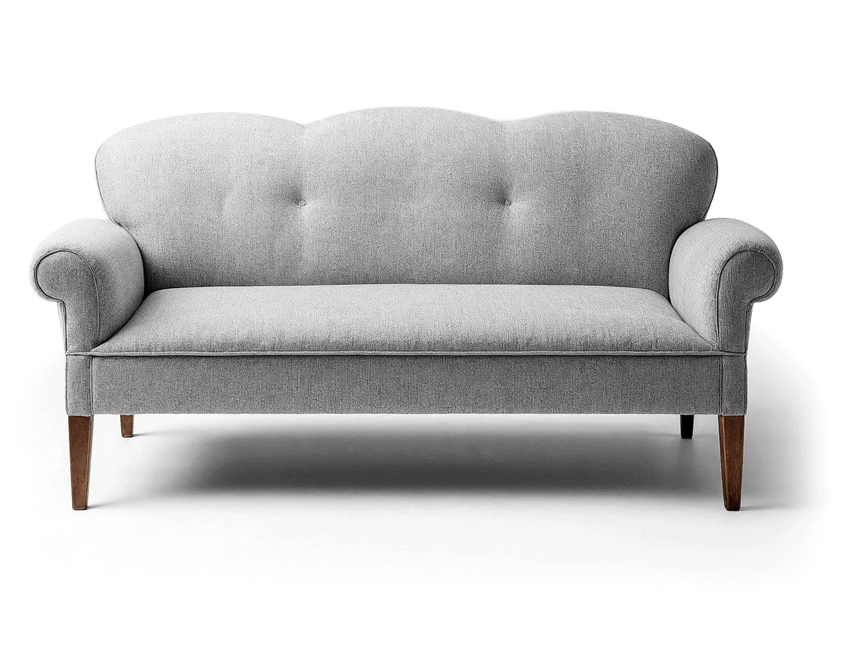 Ein graues Ostfriesensofa als 3-Sitzer auf einem weißen Hintergrund.